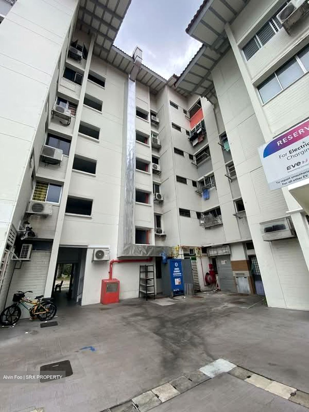 Serangoon Central Drive (D19), Retail #547801341